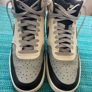 Nike Court Vision Mid Sneaker